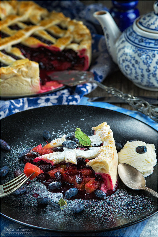 Пирог с ягодами и ревенём - Ирина Лепнёва