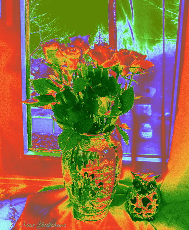 Ваза с розами и совушка - Nina Yudicheva