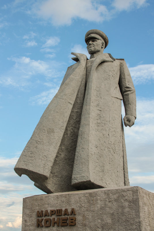 Памятник маршалу Коневу И.С. в г.Киров - Андрей Катаев