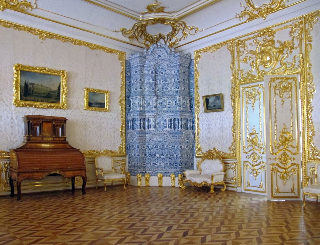 Во дворце - Вера Щукина