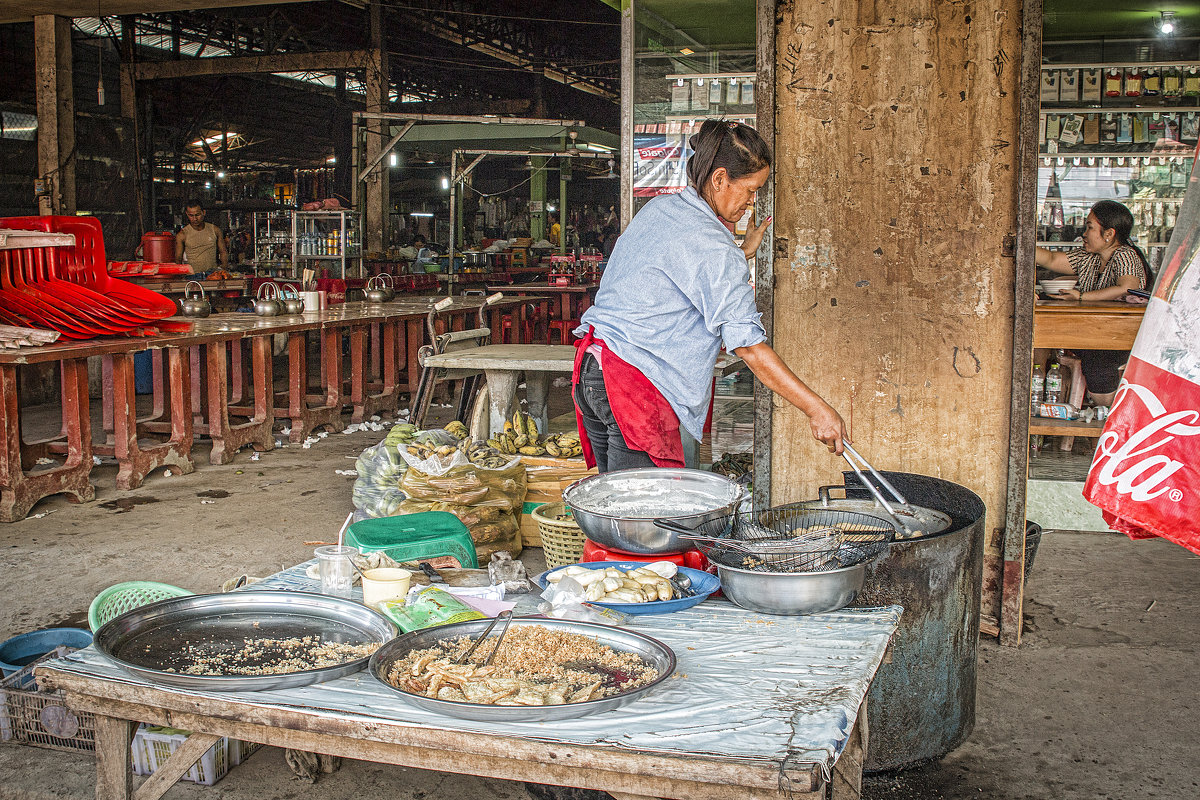 вечером рынок Камбоджи.. - Надежда Шемякина