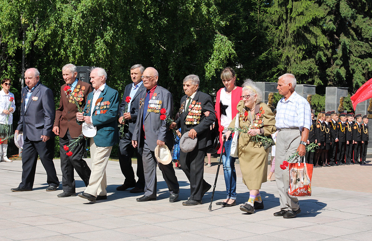 22 июня.Ветераны возлагают цветы к вечному огню - Tatyana Zholobova
