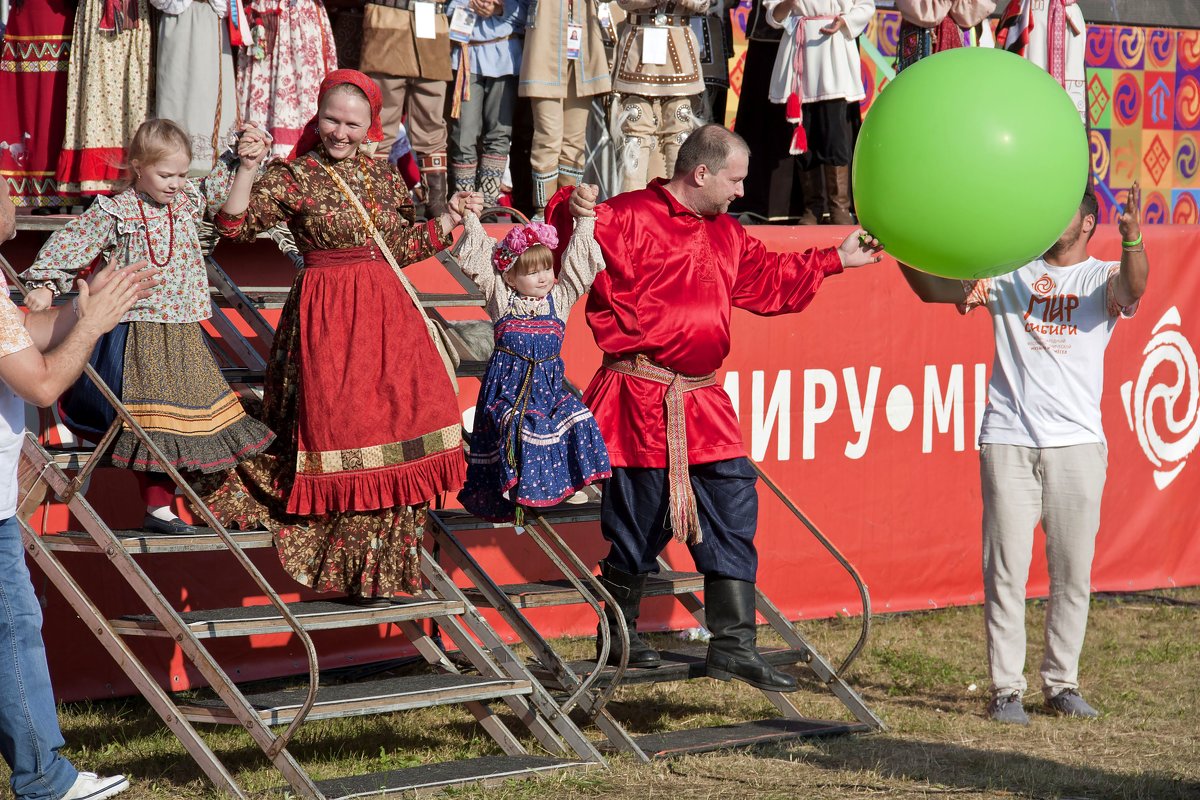 Фестиваль Мир Сибири 2016 Шушенское - Виктор 