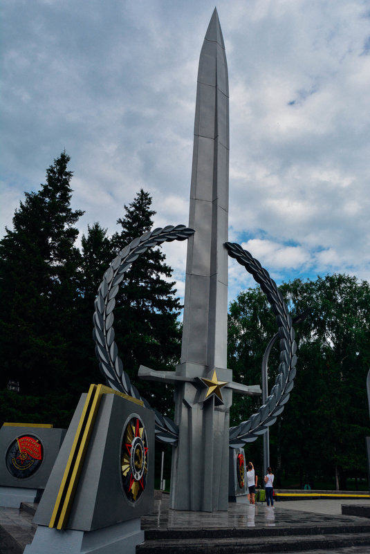 памятник меч - Света Кондрашова