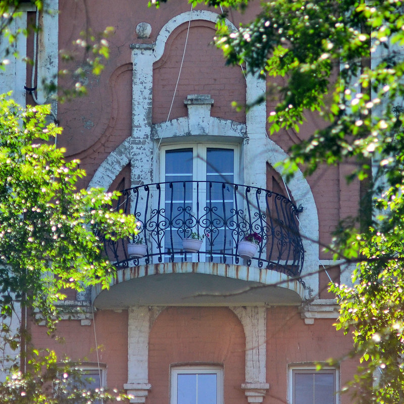 Балкон особняка Даттана - Александр Морозов