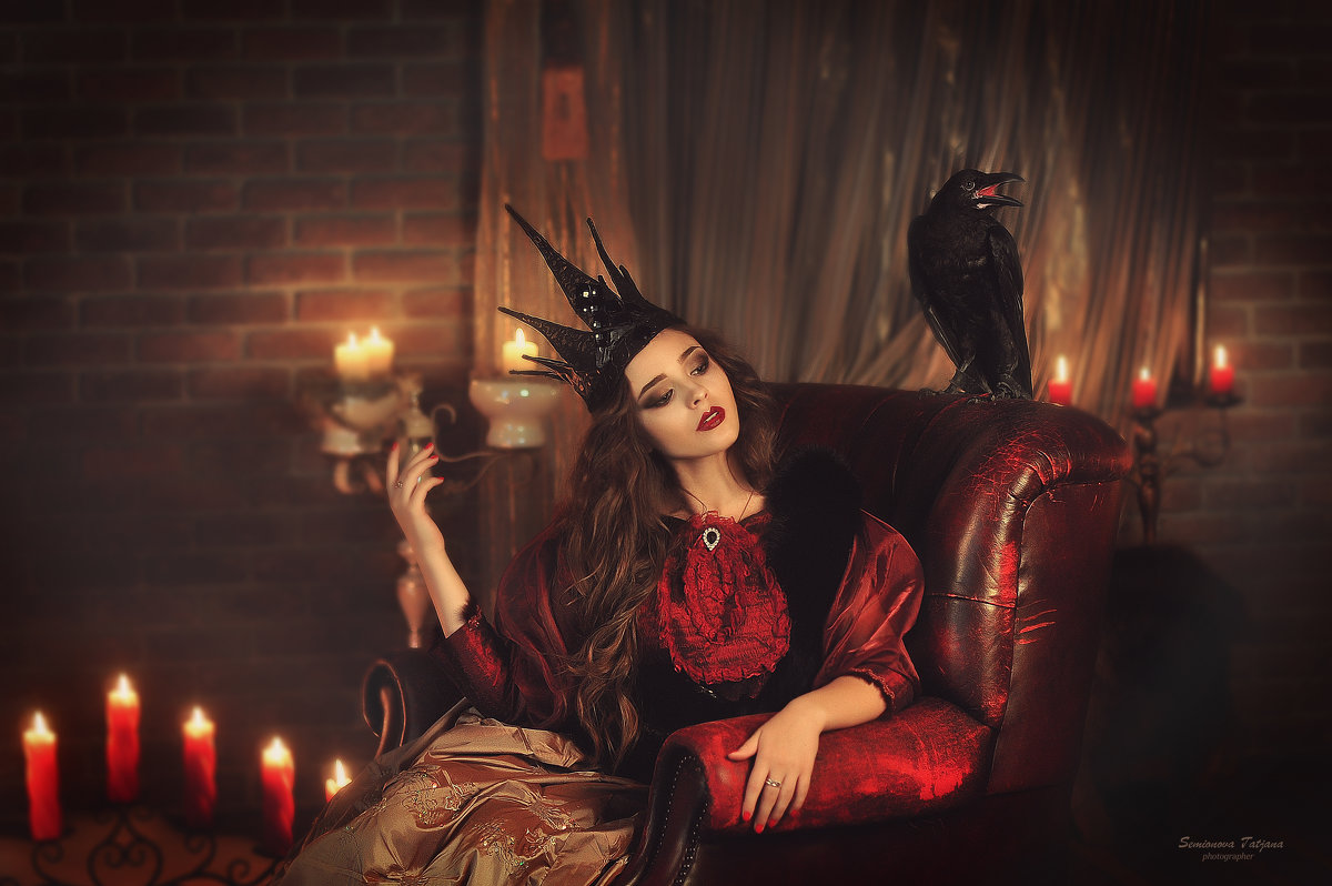 Кроваво-черная королева и ее верный слуга - ворон - Татьяна Семёнова