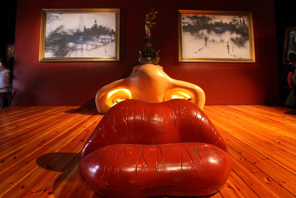 Музей Дали в Фигерасе — воплощенный сюрреализм. - Карен Мкртчян