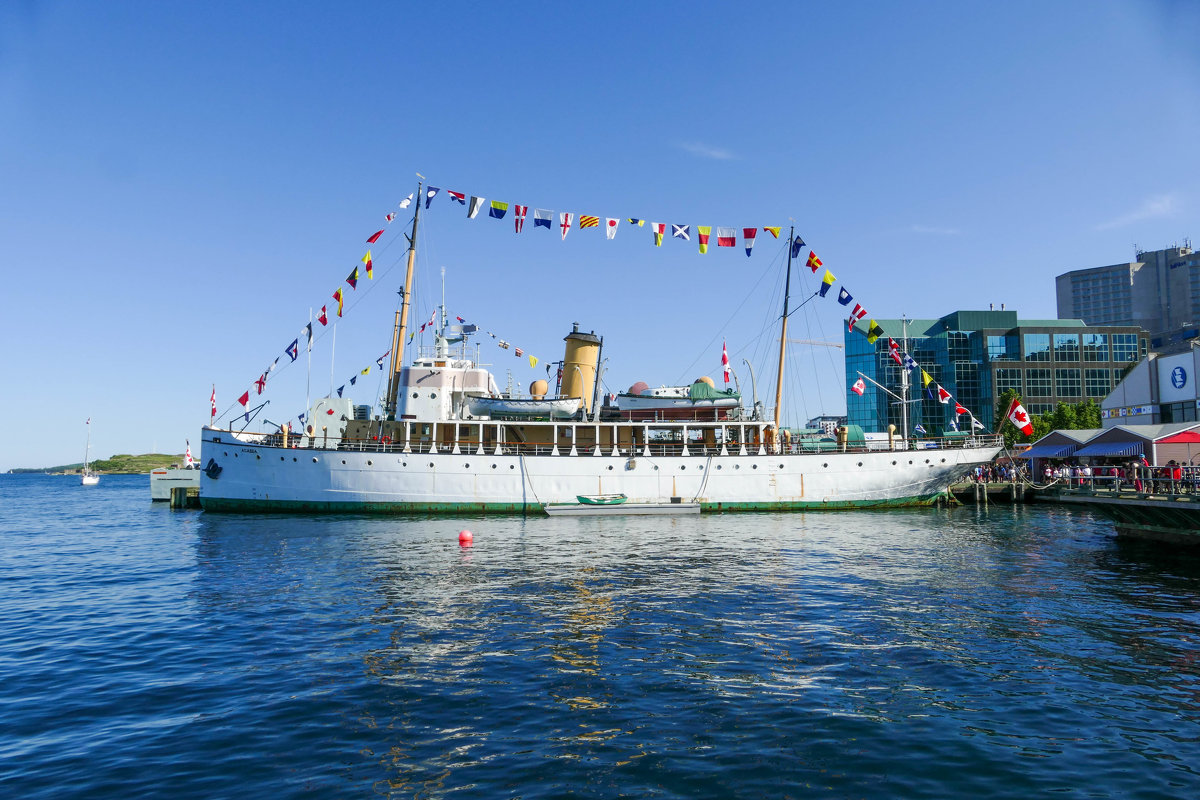 Исторический военный корабль “CSS Acadia”. В порту г.Галифакс (Канада). - Юрий Поляков