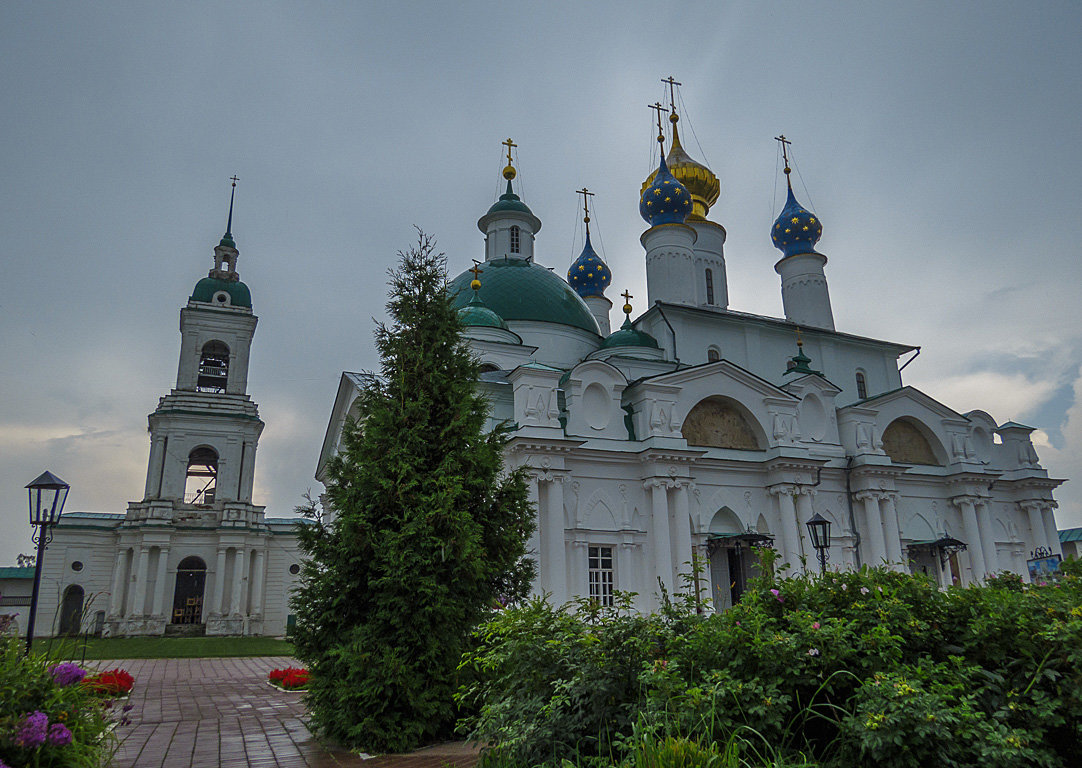 В Спасо-Яковлевском монастыре - Сергей Цветков