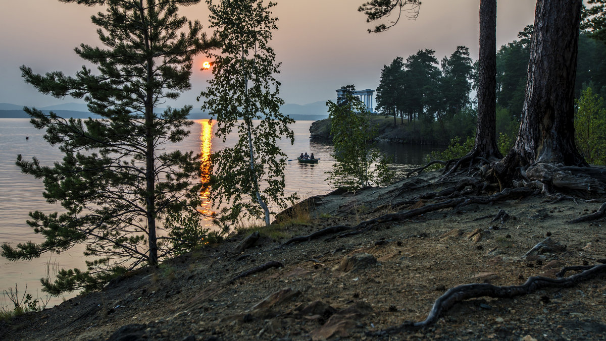 Evening on the lake - Dmitry Ozersky