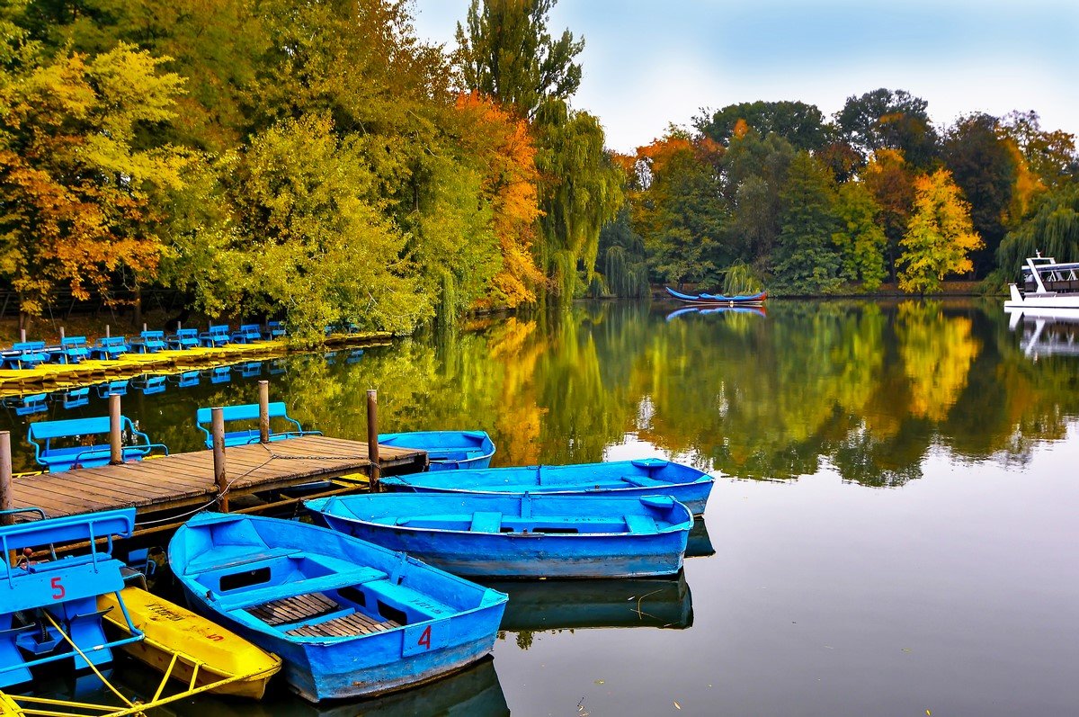 Озеро с лодками для катания в Софиевском заповеднике г.Умань - Николай Михайленко