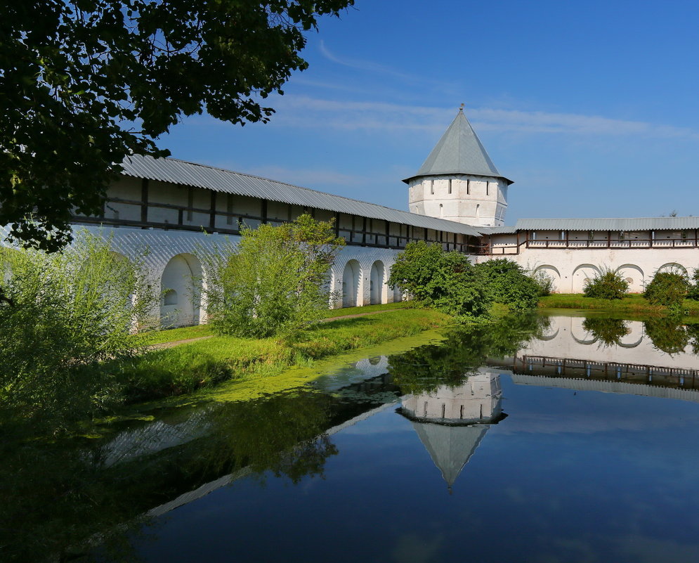 В монастыре - Александр Сивкин