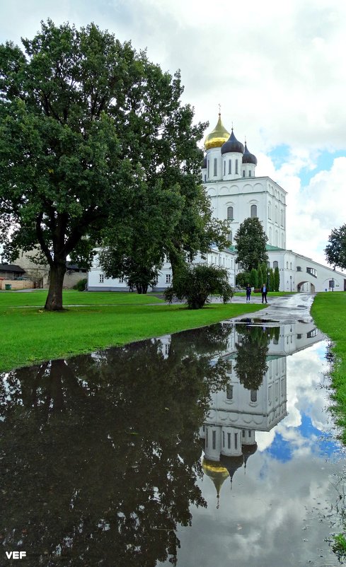 Троицкий собор Псковского Кремля. Отражение. - Fededuard Винтанюк