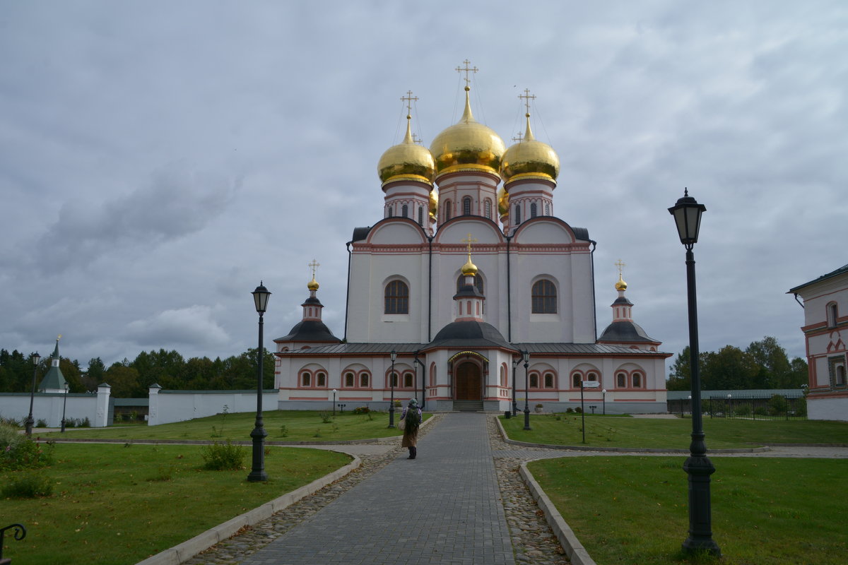 Валдайския Иверский Святоозерский Богородицкий мужской монастырь - Валентина Папилова