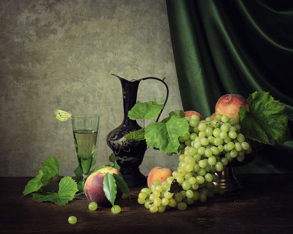 Натюрморт с вином и фруктами - Ирина Приходько