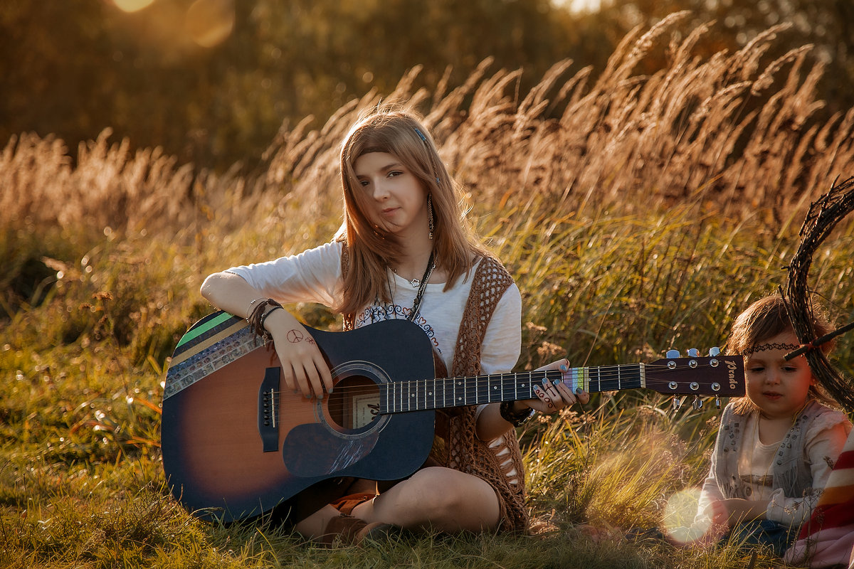 Девушка с гитарой - Юлия Соболева