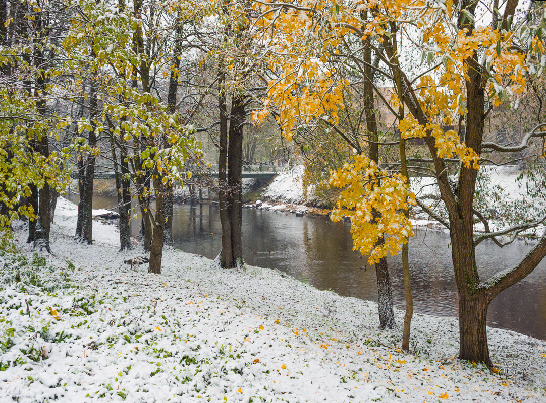 Снег в октябре 3 - Виталий 