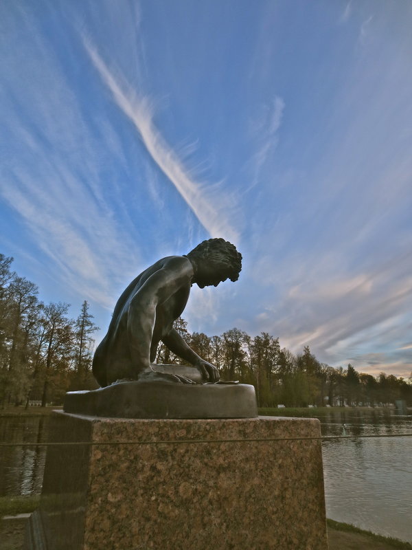 статуя у Большого пруда - Елена 
