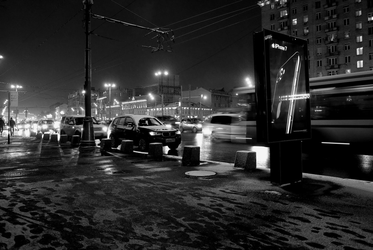 Москва вечерняя, первый снег - Михаил Зобов