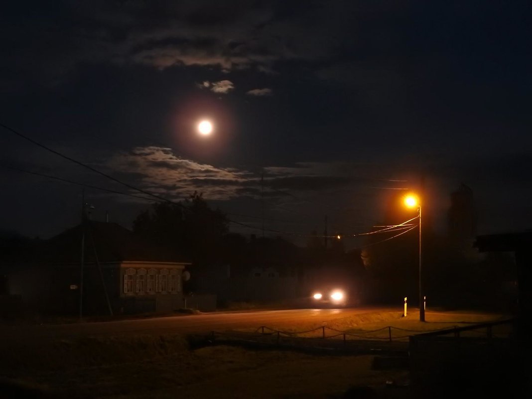 Ночь на деревенской улочке - Геннадий Ячменев