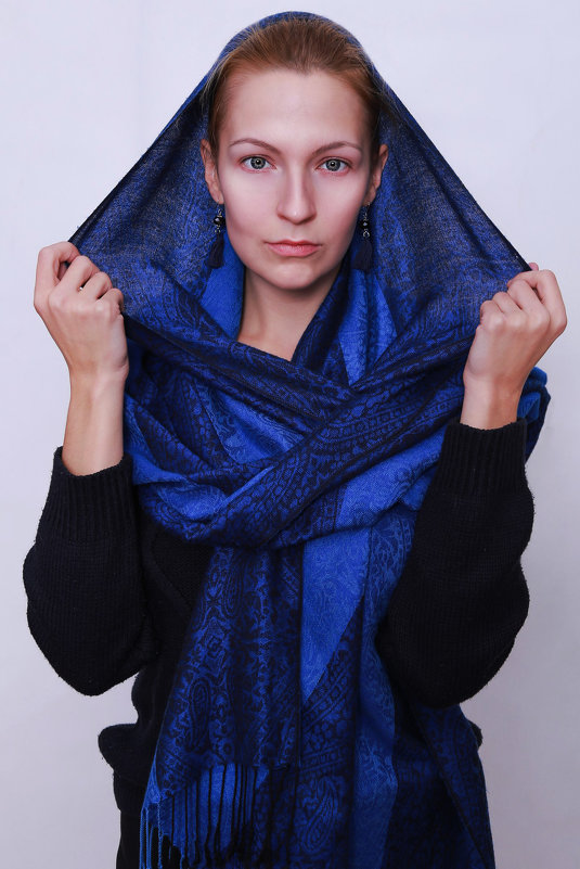 Девушка с шарфом - Елена 