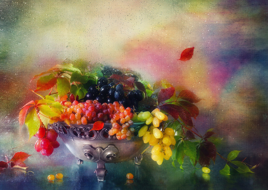 Осенний натюрморт с виноградом акварелью