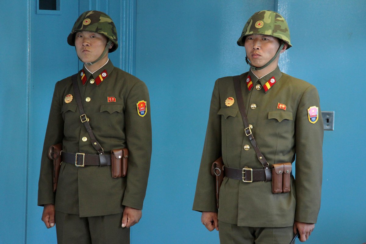 На страже северокорейских рубежей... - Виктор 