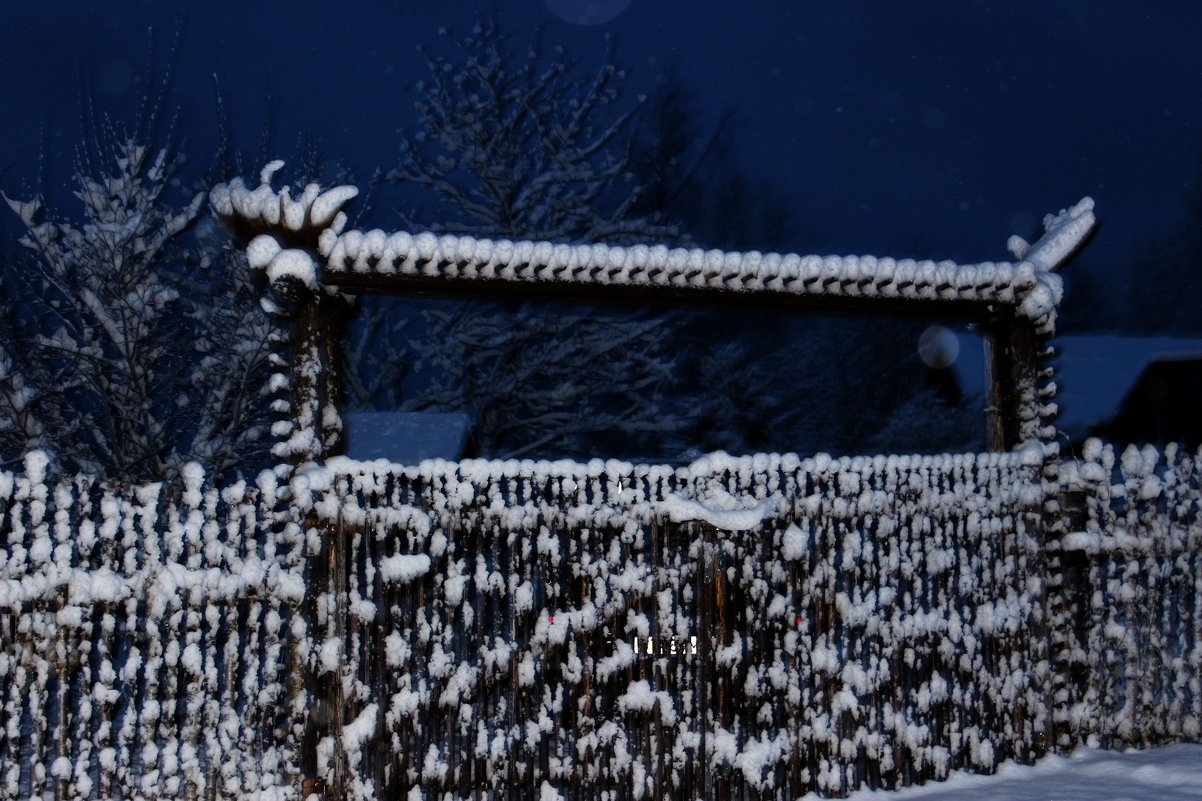 Снежная ночь в карельской деревне. - Андрей Скорняков