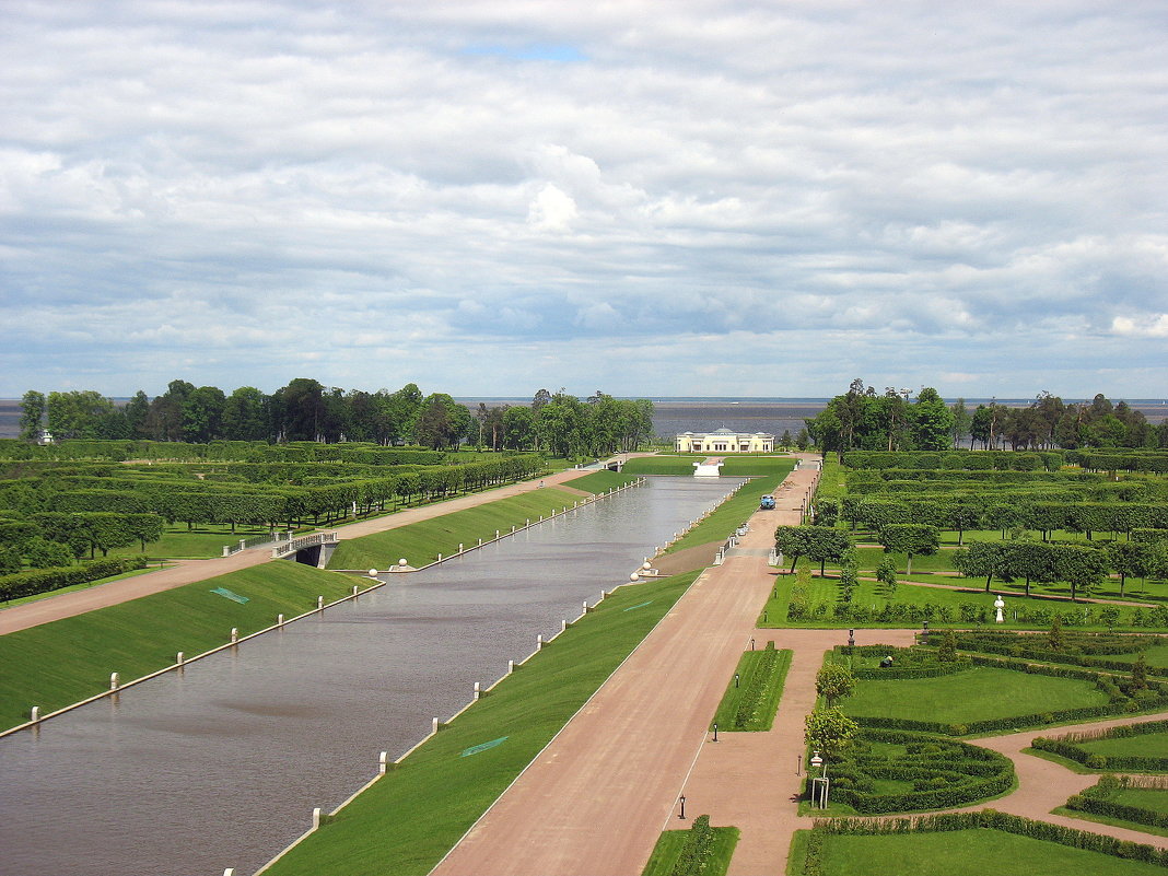 Вид из окна Голубого зала Константиновского дворца на нижний парк и Финский залив - Елена Павлова (Смолова)