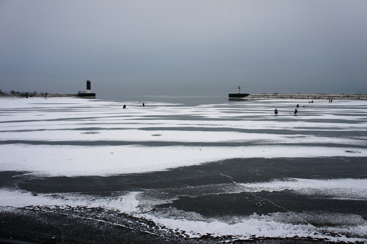 Вид с пристани в месте впадения Портового канала в Финский залив - Елена Павлова (Смолова)