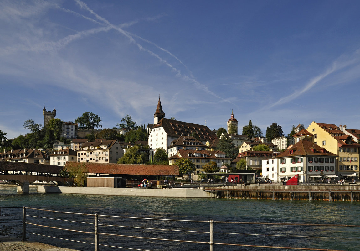 Река Ройс в Люцерне. Швейцария. Reuss River in Lucerne. Switzerland. - Юрий Воронов