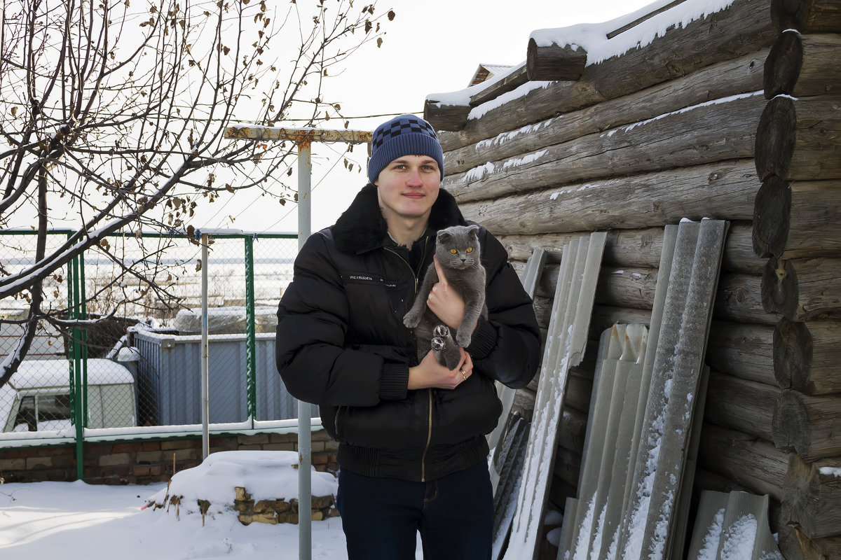 First day of winter on the steet for my cat - Ksyusha Pav