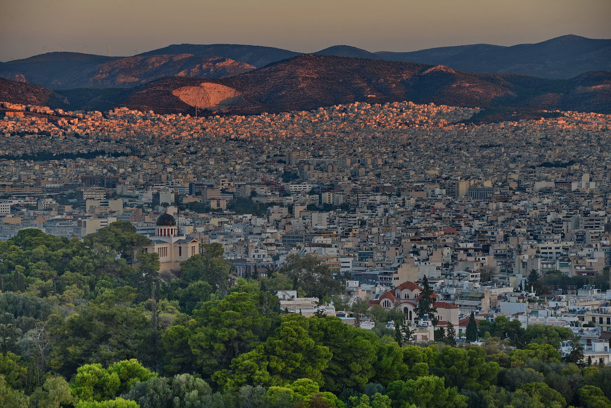 Вид на Афины с холма Филоппапу на рассвете - Владимир Брагилевский