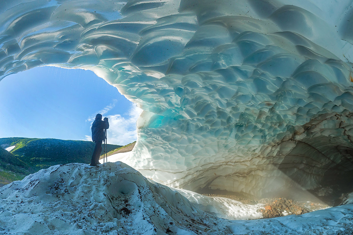 В ледяной пещере - Денис Будьков