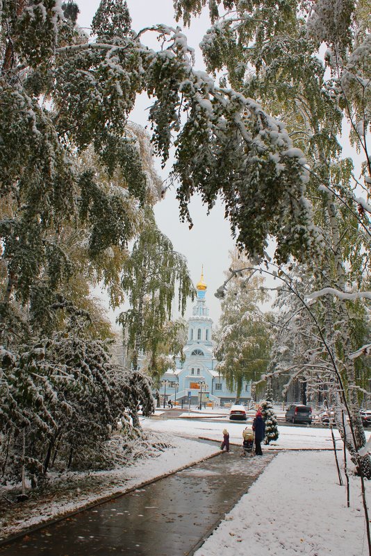 Снег на аллее к Храму - Наталья Золотых-Сибирская