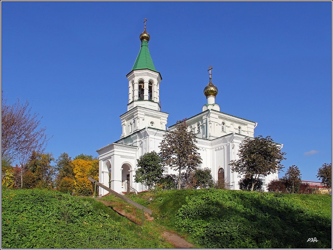 *** - Роланд Дубровский