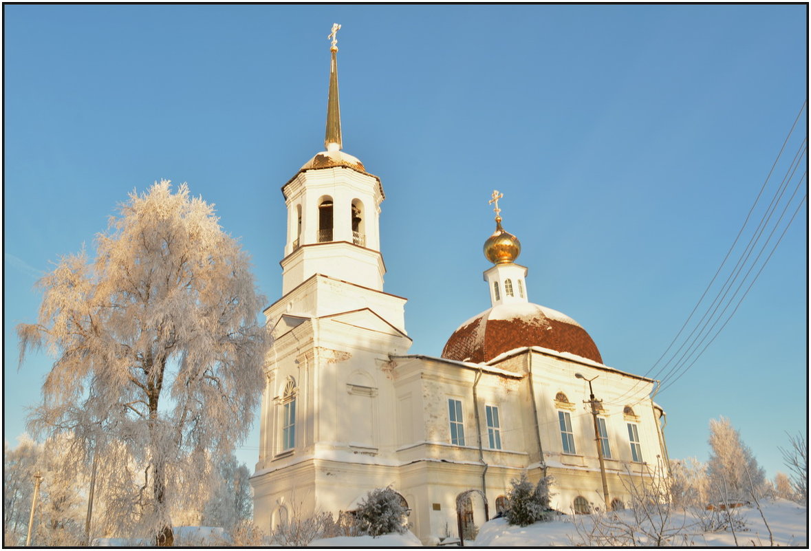 Свято-Троицкий Собор в зимний морозный день. - Марина Никулина