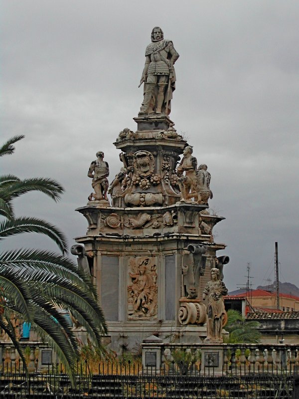 Памятник Филиппу V Бурбону на площади Парламента - Tata Wolf