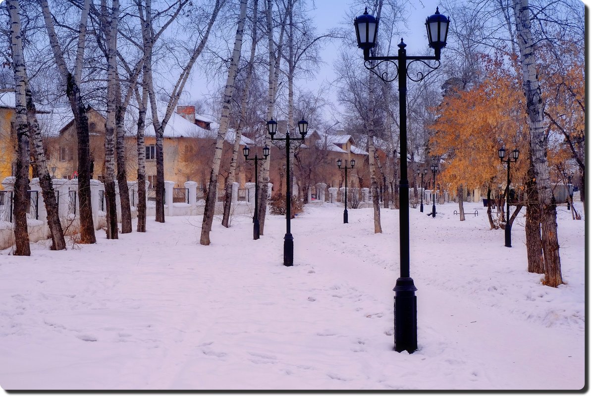 Фонари в зимнем сквере - Евгений Карский