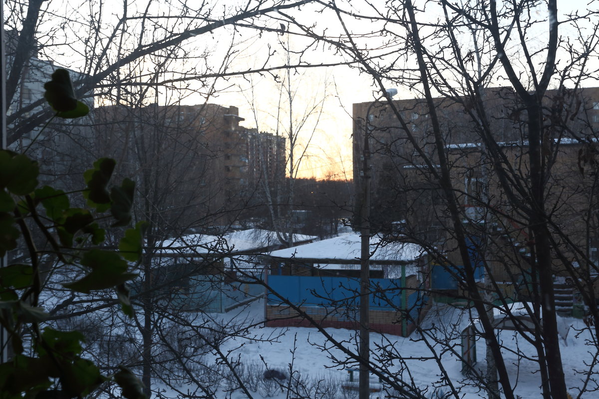 Вид из окна на закат - Николай Холопов