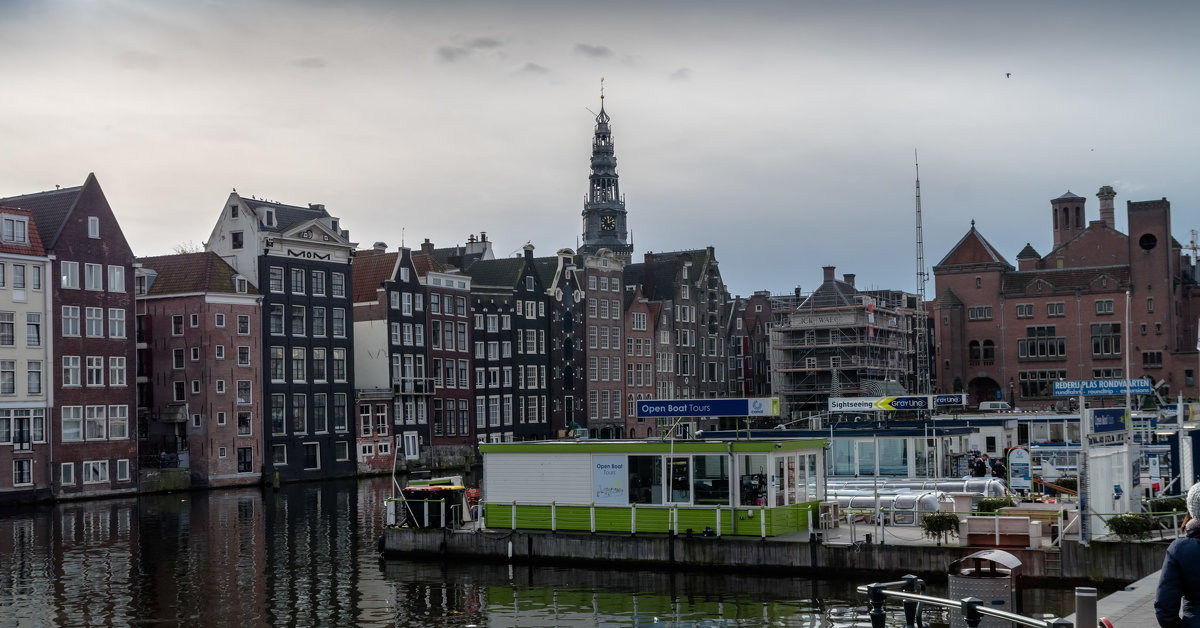 Причал для прогулочных катеров в Амстердаме - Witalij Loewin