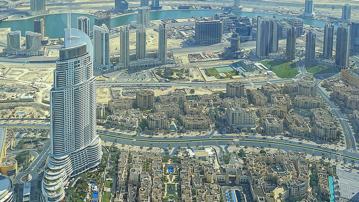 Взгляд на Дубай со смотровой площадки Бурдж-Халифа (через стекло, в ясный день).. - Elena Izotova