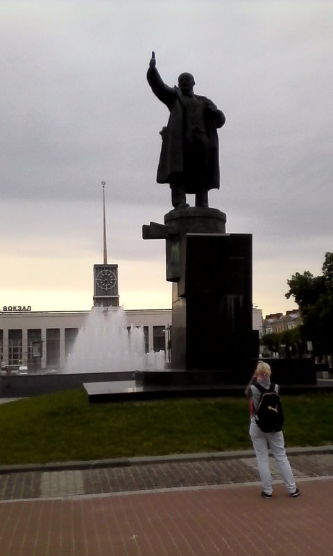 Памятник В.И.Ленину - Svetlana Lyaxovich