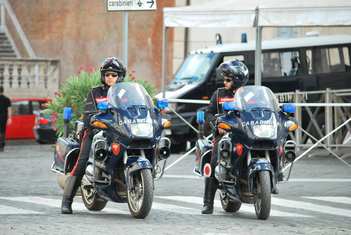 Полиция в Риме - Татьяна Игнатьева