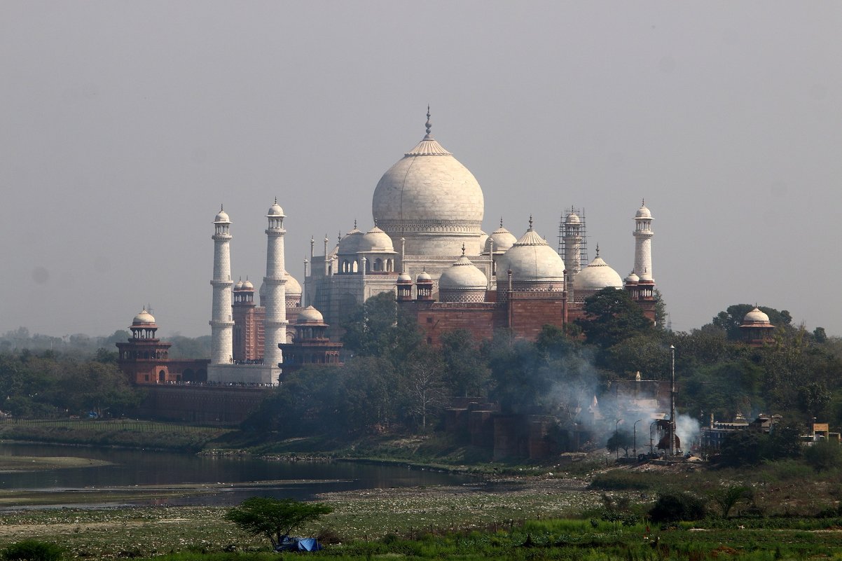 Тадж-Маха́л  — мавзолей - мечеть, находящийся в Агре, Индия - vasya-starik Старик