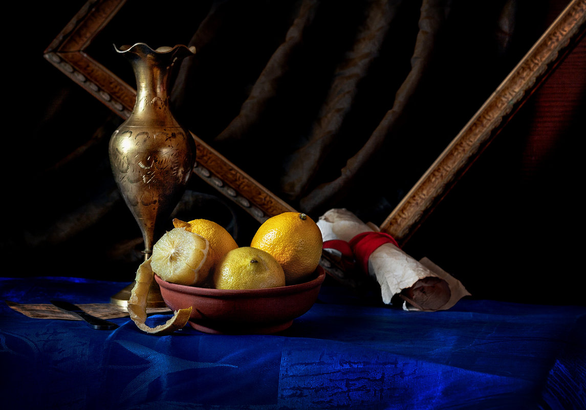 Натюрморт с вазой и лимонами - Владимир Голиков