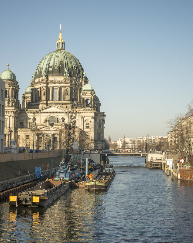 Берлинский кафедральный собор (нем. Berliner Dom)-вид на одну из башен - Александр 