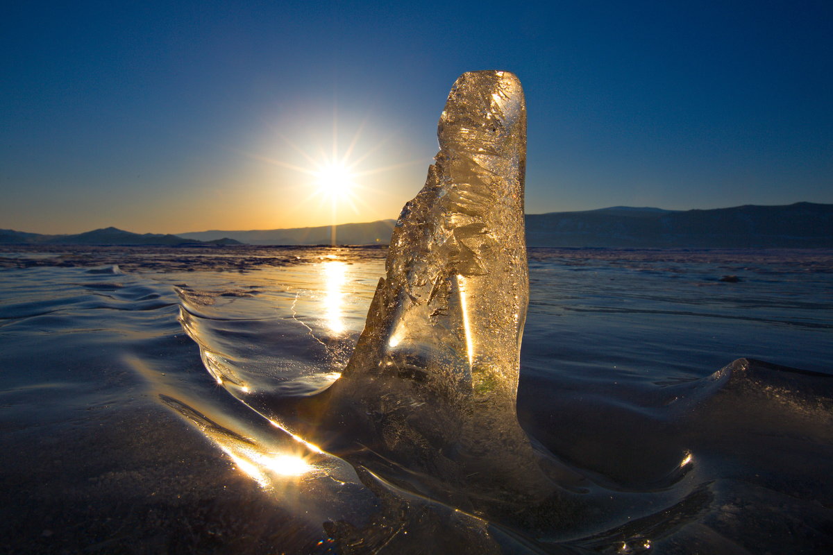 Байкаьская льдинка на закате - Ирина Бруй