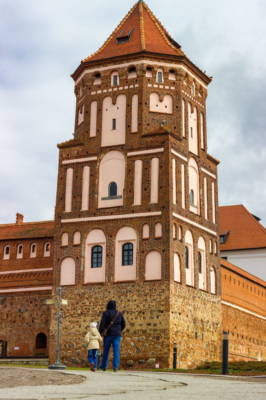 Величавая башня Мира - Tatsiana Latushko