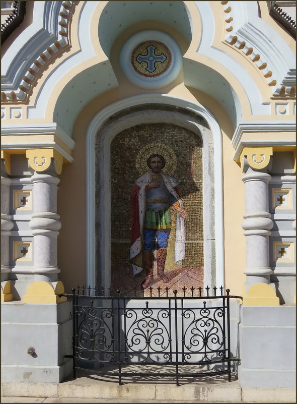 Мозаичный портрет Александра Невского на фасаде собора - Ирина Лушагина
